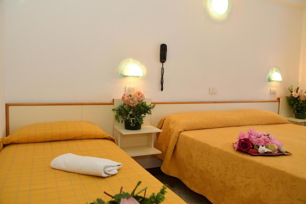 Hotel Villa Rosa Misano Adriatico Esterno foto