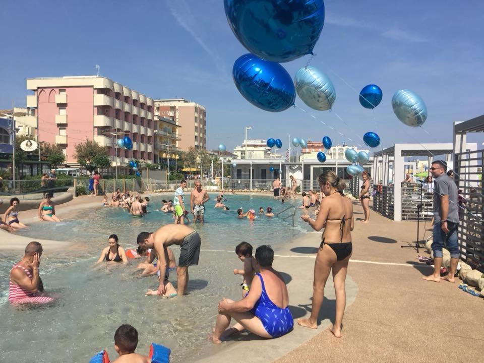 Hotel Villa Rosa Misano Adriatico Esterno foto