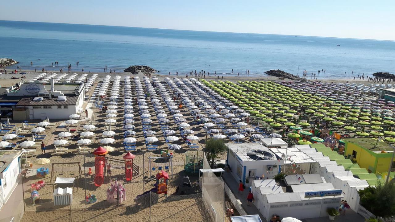 Hotel Villa Rosa Misano Adriatico Esterno foto