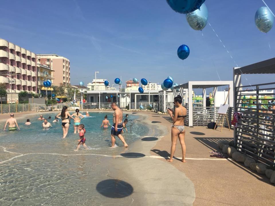 Hotel Villa Rosa Misano Adriatico Esterno foto