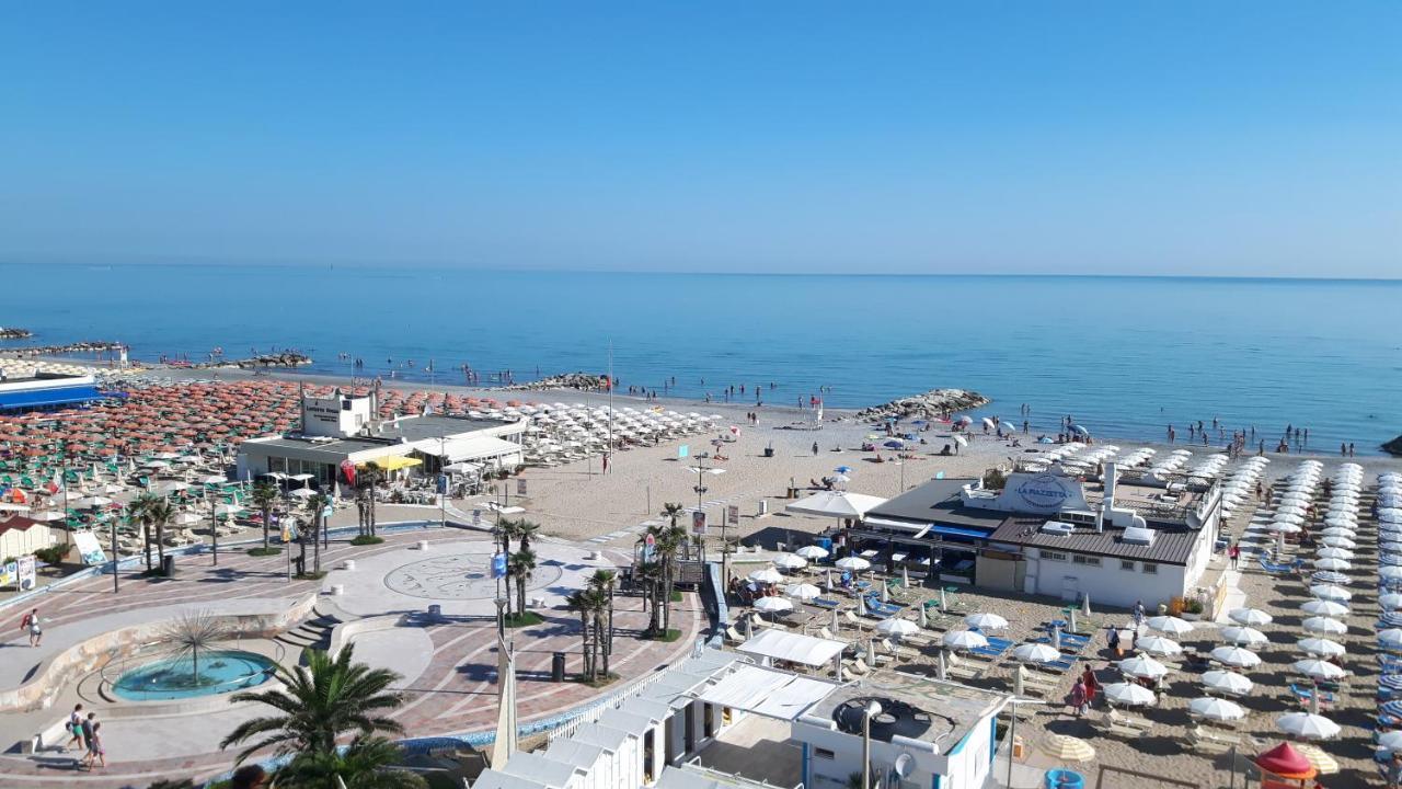 Hotel Villa Rosa Misano Adriatico Esterno foto