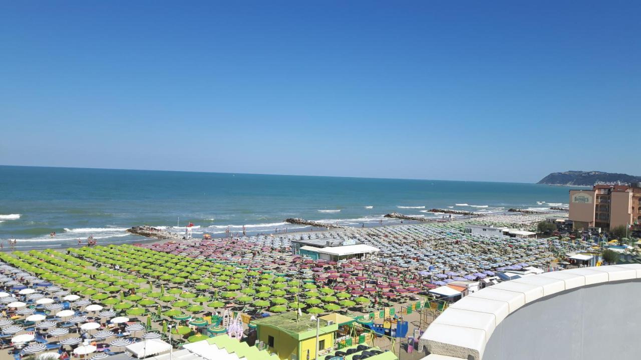Hotel Villa Rosa Misano Adriatico Esterno foto