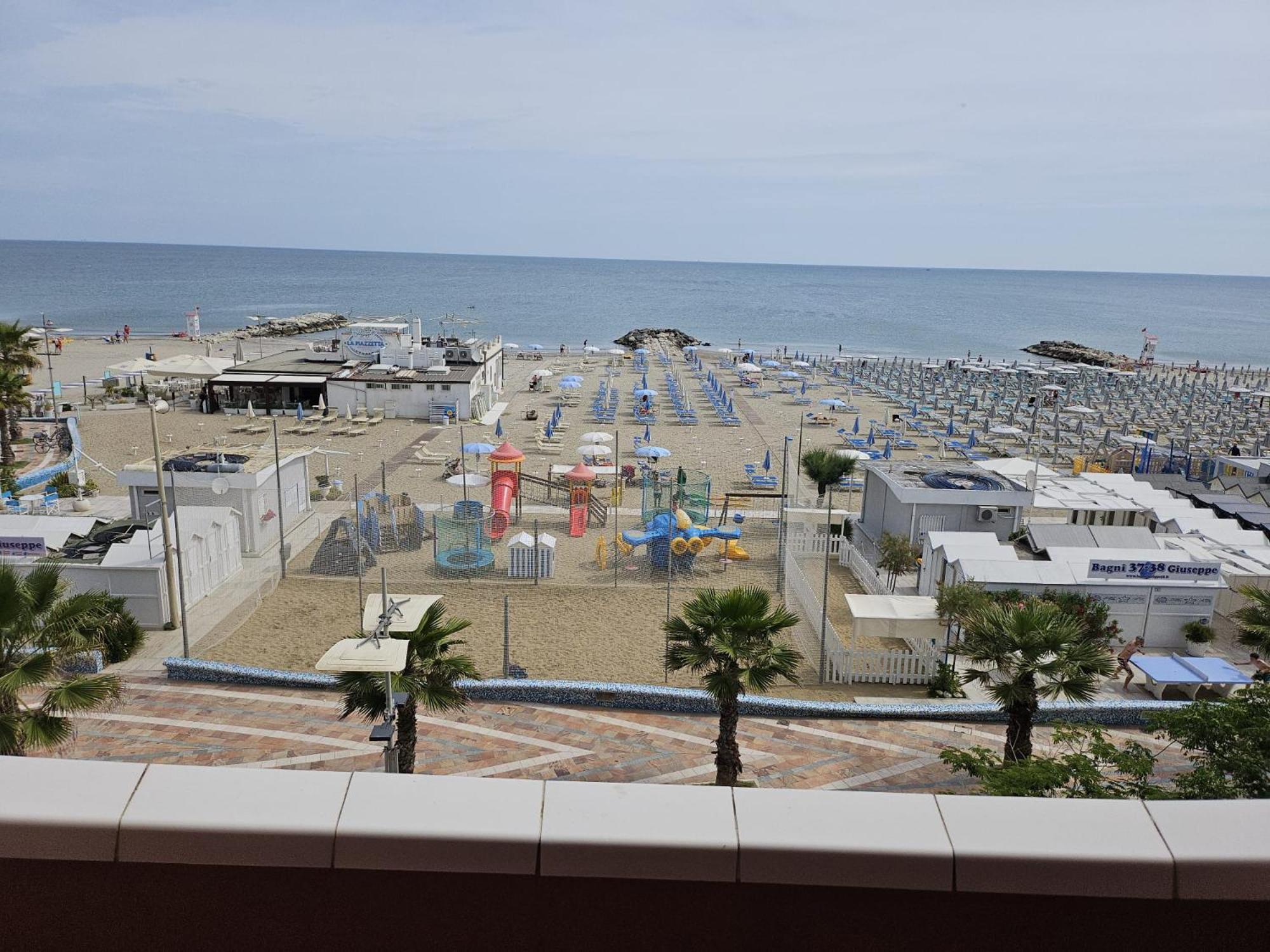 Hotel Villa Rosa Misano Adriatico Esterno foto