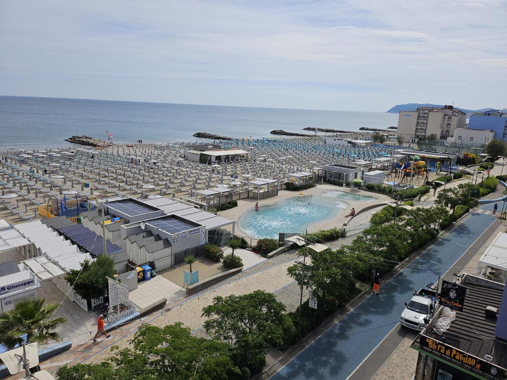 Hotel Villa Rosa Misano Adriatico Esterno foto