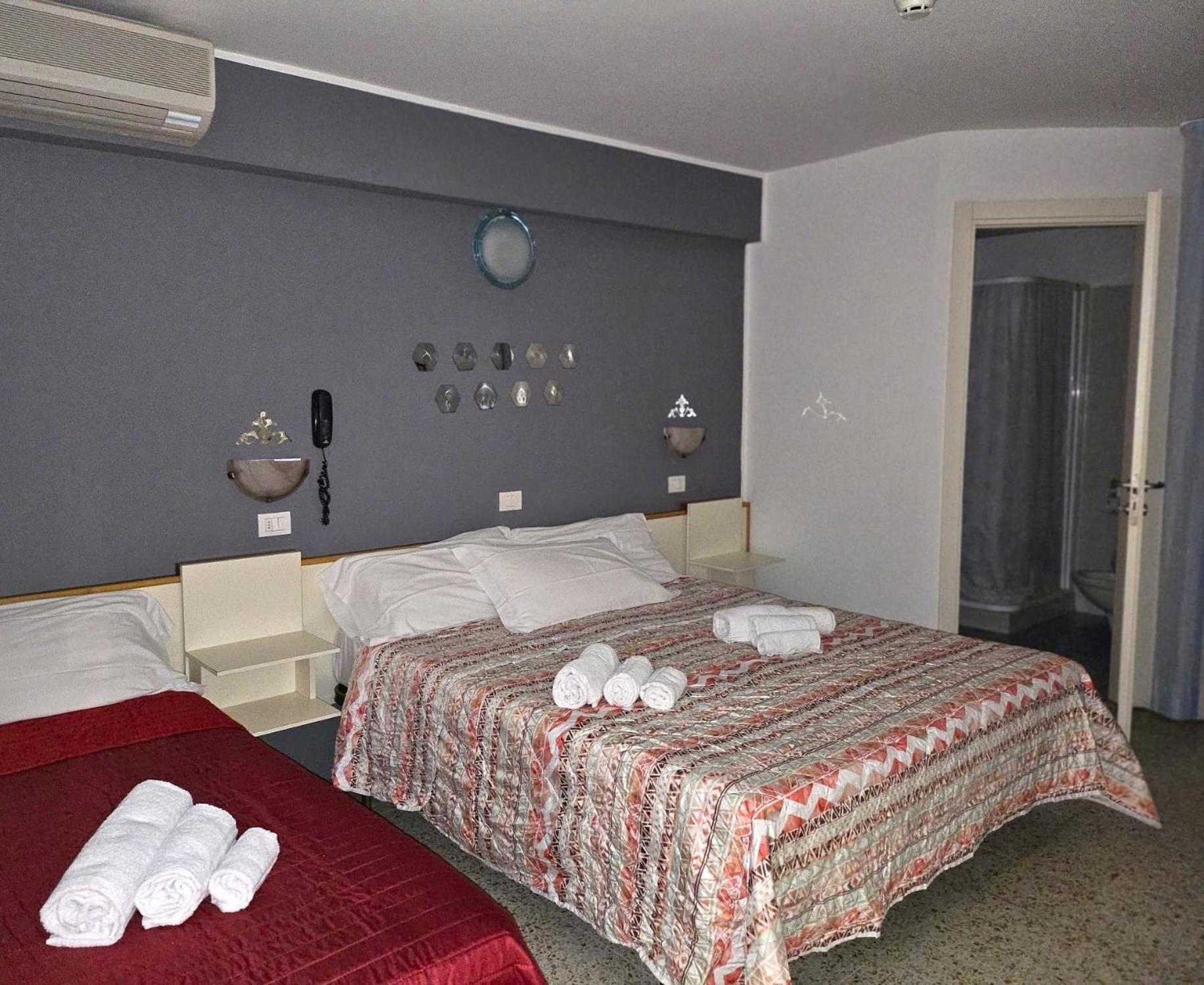 Hotel Villa Rosa Misano Adriatico Esterno foto