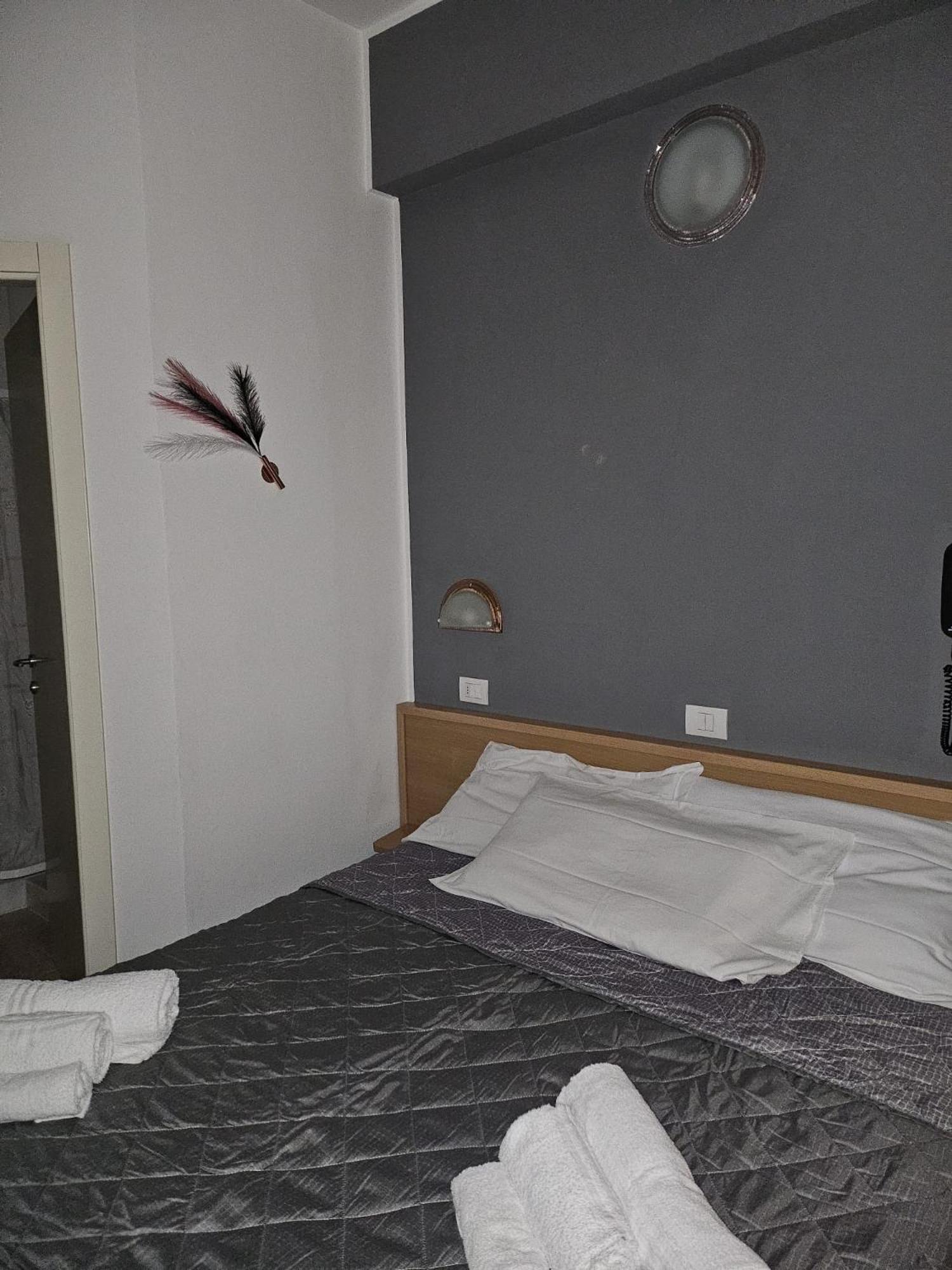 Hotel Villa Rosa Misano Adriatico Esterno foto